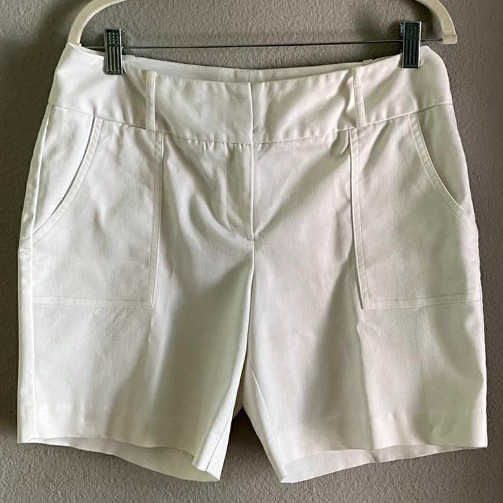 Worthington Women’s Shorts Modern Fit Stretch White Chino Flat Front Sz 8